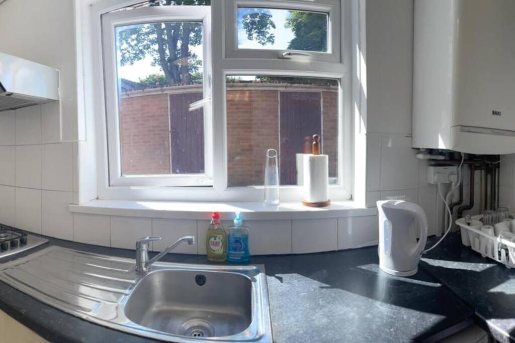 Birmingham City Guest House Esterno foto